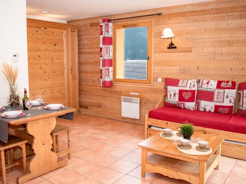 Studio Cabine 6 Pers avec Balcon, Résidence Les Chalets de Praroustan, Pra Loup 1500 - FR-1-504-135 Apartment in Uvernet-Fours