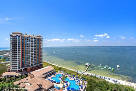 Natural landscape, Bird's eye view, Balcony/Terrace, Pool view, Swimming pool