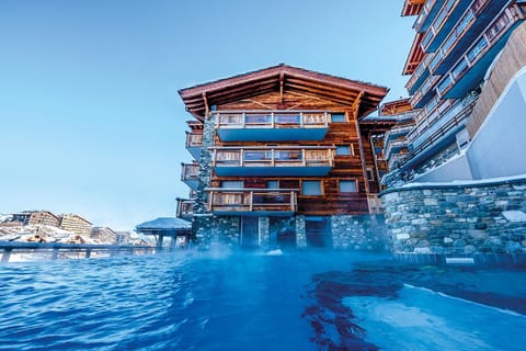Property building, Swimming pool
