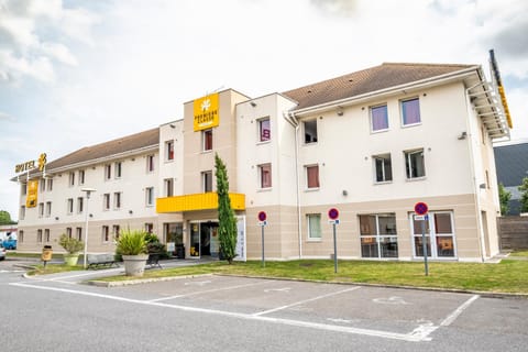 Property building, Facade/entrance, Parking