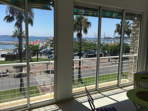 Balcony/Terrace, Living room