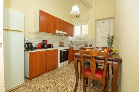 Dining area, pet friendly, toaster