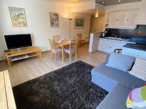 Appartement spacieux aux Deux Alpes, 6 pers, vue montagne - FR-1-516-86 Apartment in Les Deux Alpes