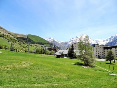 Charmant appart rénové, proche télésiège, 6 pers, cuisine équipée - FR-1-516-104 Apartment in Les Deux Alpes