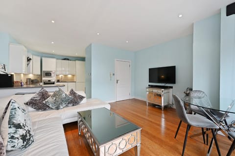 Hampstead Opulence Apartment - Luxurious Split Level Property Apartment in London Borough of Camden