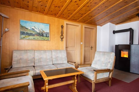 Chalet Iris Condo in Adelboden