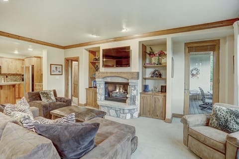 Luxurious 2 Bd With Lift View In Beaver Creek Condo Apartment in Beaver Creek