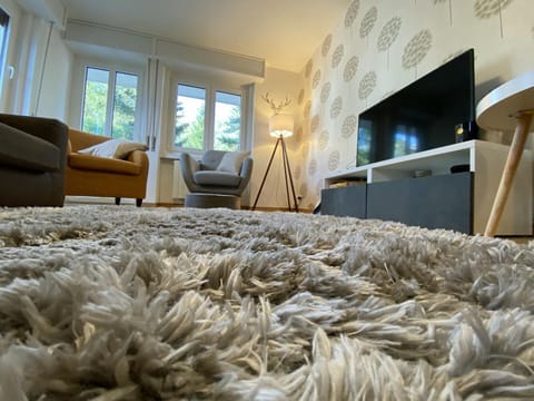 Clotes modern apartment, 50m from slopes - sleeps 6-8, 2 bath - SauzeHoliday Apartamento in Sauze d'Oulx