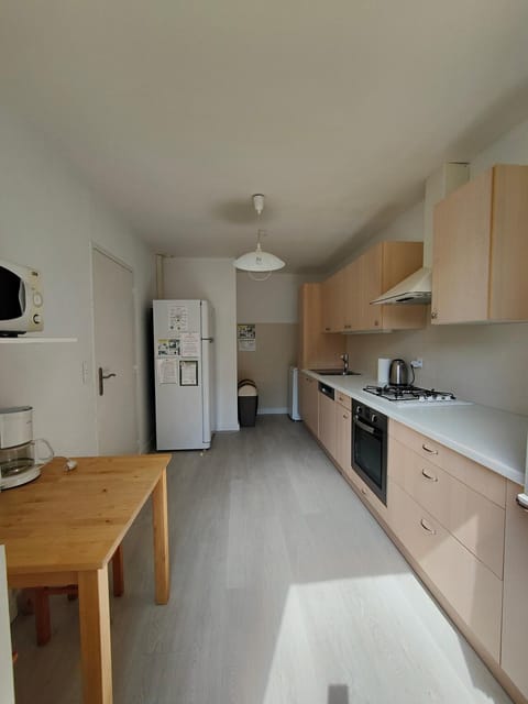 Kitchen or kitchenette, Dining area, dishwasher, oven, stove
