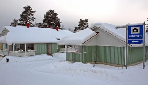 Facade/entrance, Winter, BBQ facilities, Balcony/Terrace