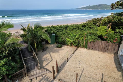 Para Momentos Beira Mar com Acesso Direto a Praia Apartment in Bombinhas