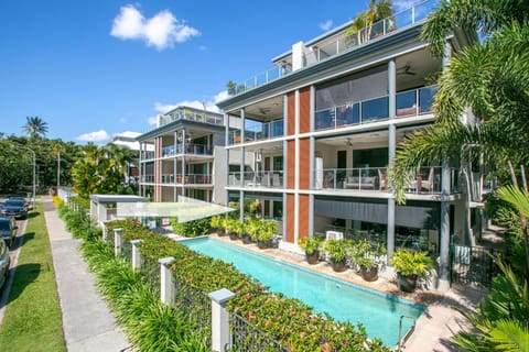 Belle Escapes Ground Floor Beachfront Apartment Condo in Cairns