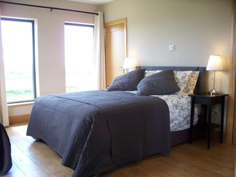 Day, Photo of the whole room