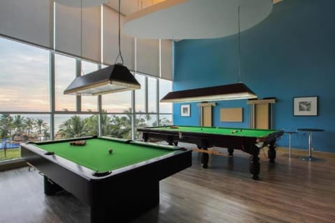 Billiard, Game Room