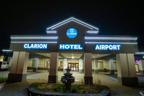 Clarion Hotel Detroit Metro Airport Hotel in Romulus