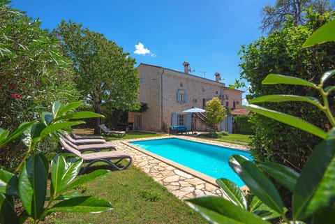 Garden view, Swimming pool, sunbed