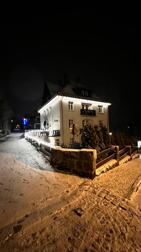 Willa Na Cichej Bed and Breakfast in Lower Silesian Voivodeship