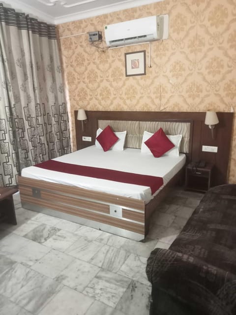 SPOT ON 48765 Hotel Amandeep Hotel in Ludhiana