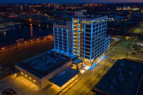 Embassy Suites By Hilton Rockford Riverfront Hotel in Rockford