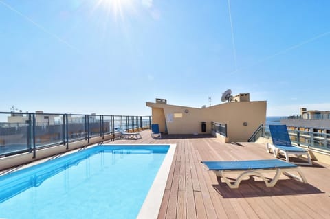 Balcony/Terrace, Swimming pool, Swimming pool