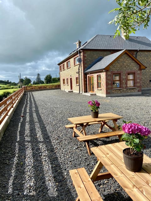 Property building, Day, Dining area