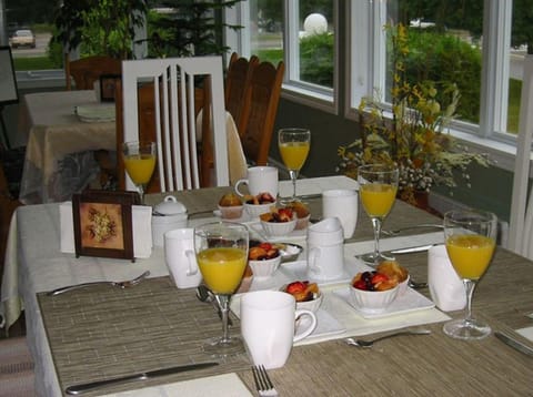 Gîte Maison Parc Delormier Übernachtung mit Frühstück in Trois-Rivières