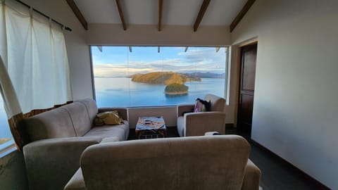 Living room, Lake view, Mountain view