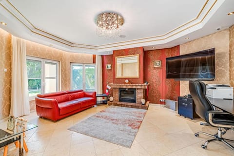 TV and multimedia, Seating area