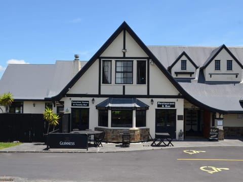 Salty Dog Inn Motel in Auckland Region