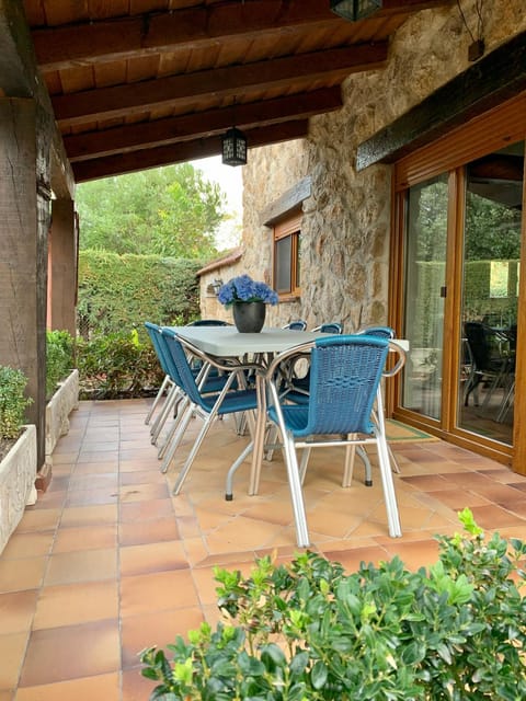 Patio, BBQ facilities, Balcony/Terrace