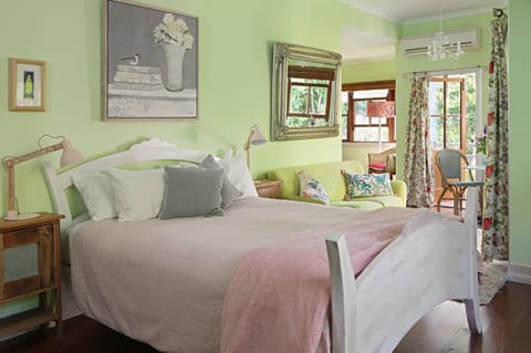 The Spotted Chook and Amelie's Petite Maison Bed and Breakfast in Montville