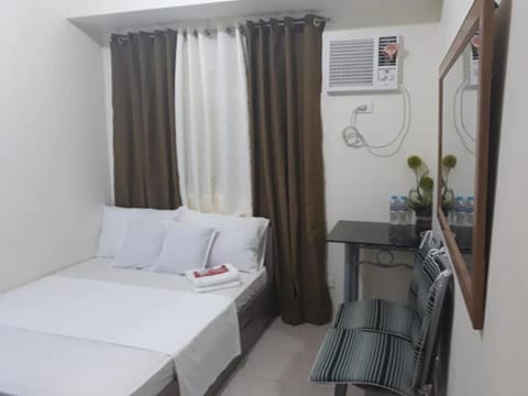 Edsa Urban Deca Tower Condo Unit with Wifi and Netflix Condominio in Mandaluyong