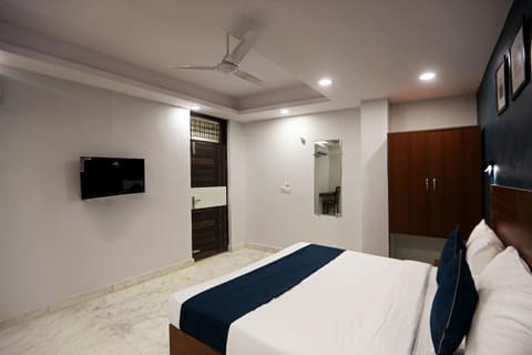 OYO SILVERKEY EXECUTIVE RC Near ISKCON Temple Noida Hôtel in Noida