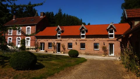 Florimont - Vaste gîte à la ferme House in Hauts-de-France