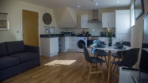 Three Bedroom Townhouse with Parking Eigentumswohnung in Telford