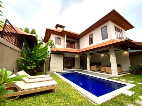 Three Brothers Bungalows & Villas Bed and Breakfast in Kuta