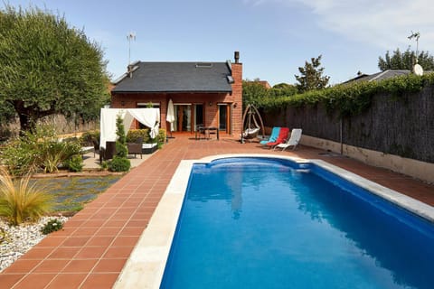 Property building, Pool view