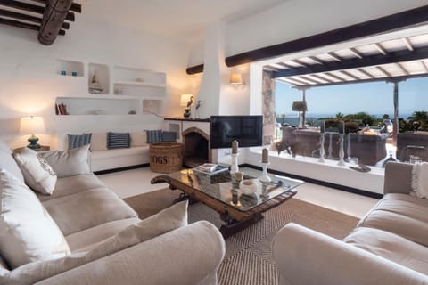 Finca Paraíso - Finest Villa with incredible views over Puerto del Carmen Villa in Puerto del Carmen