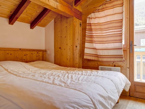 Chalet rénové, 3 chambres, à 5 min des remontées, poêle à bois, parking, animaux acceptés - FR-1-514-25 Apartment in Saint-Bon-Tarentaise