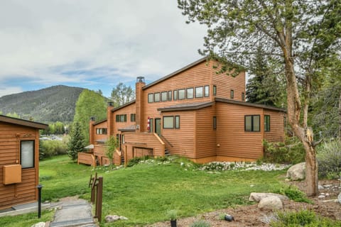 Tennis Townhomes 1326 by SummitCove Lodging House in Keystone