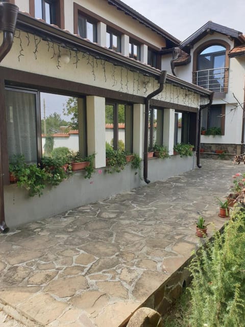 Къща за гости Луксия Bed and Breakfast in Pleven Province, Bulgaria