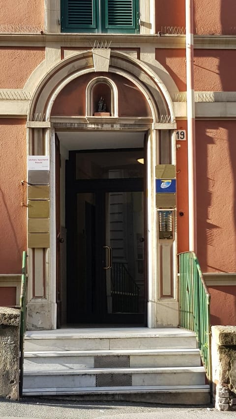 LisAuro Apartment Fieschi Condo in Genoa