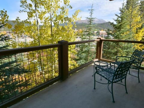 Luxury 2 Bedroom Mountain Vacation Rental In Breckenridge With Access To A Hot Tub And Heated Garage Parking Condo in Breckenridge