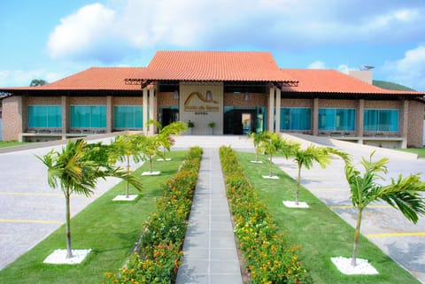 Property building, Facade/entrance, Off site, Day, Garden, Street view