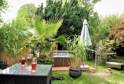 Hot Tub, Balcony/Terrace, Alcoholic drinks