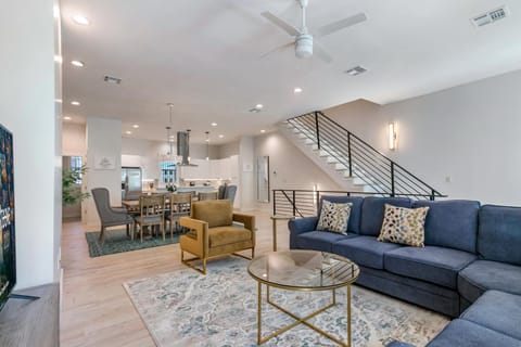 Stunning Living Near City Attractions Condo in New Orleans