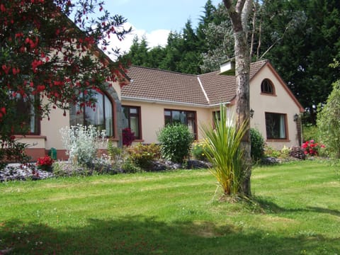 Property building, Day, Garden