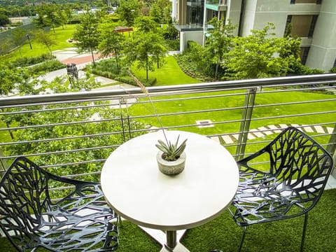 Balcony/Terrace, Garden view