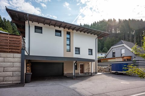 Property building, Facade/entrance, Summer