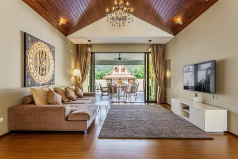 Living room, Photo of the whole room, Seating area, Pool view